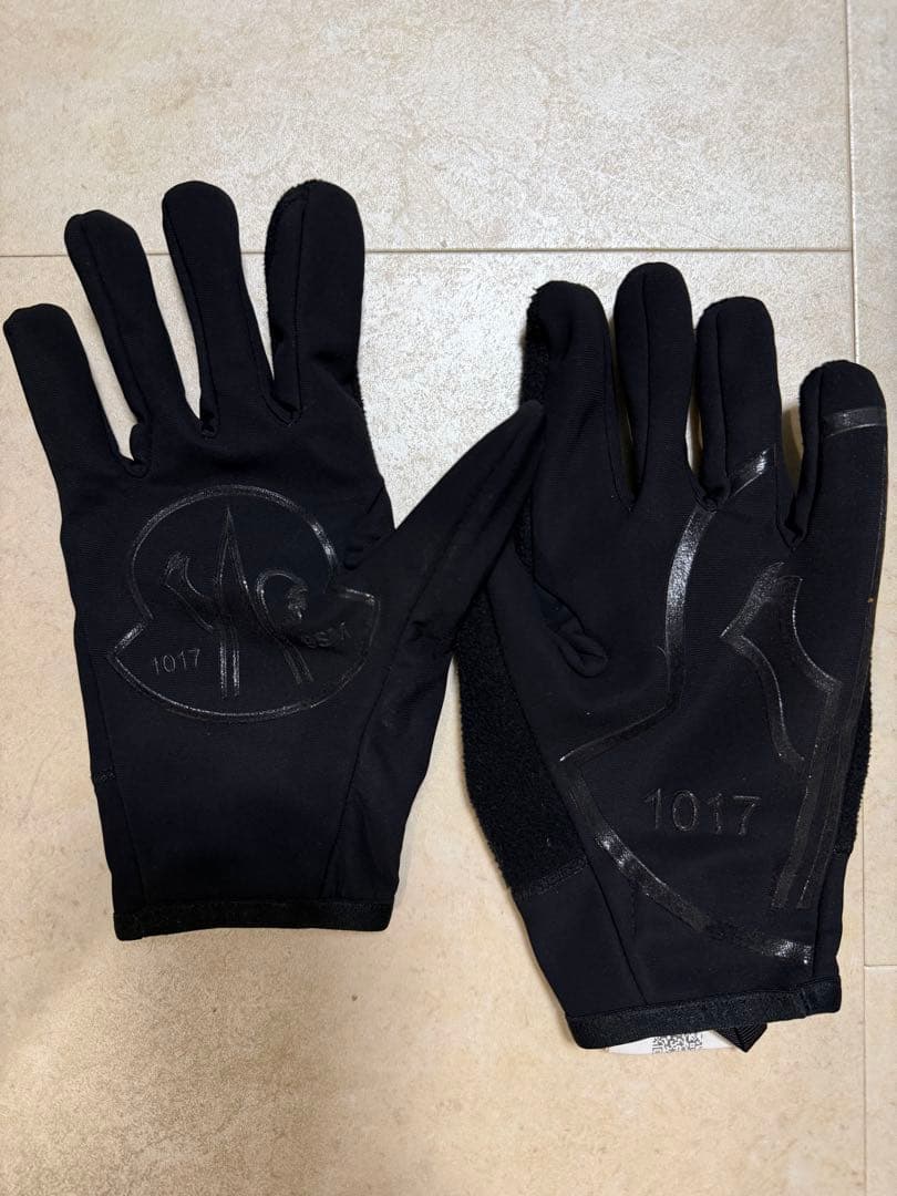 モンクレール 手袋　グローブ