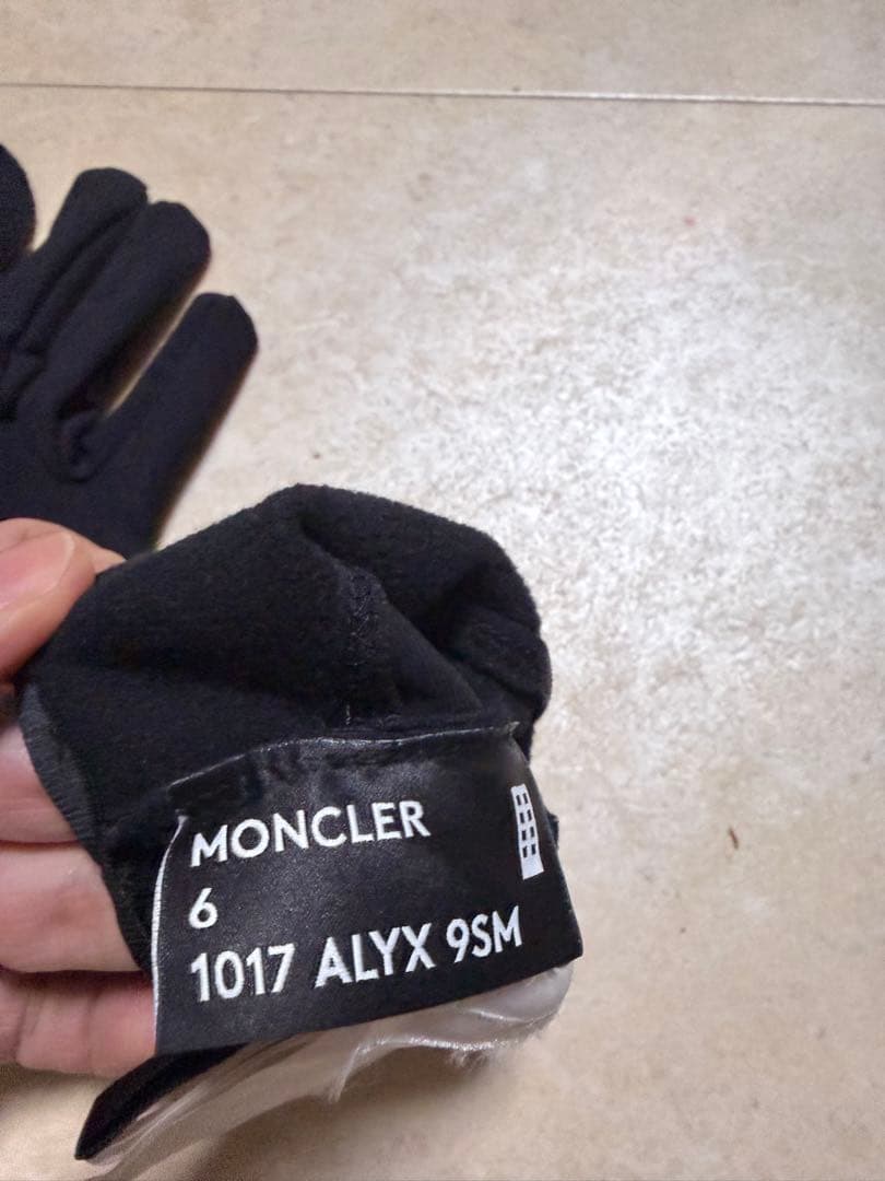 モンクレール 手袋　グローブ
