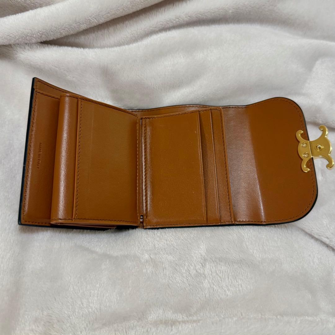 セリーヌ　トリオンフ　ウォレット