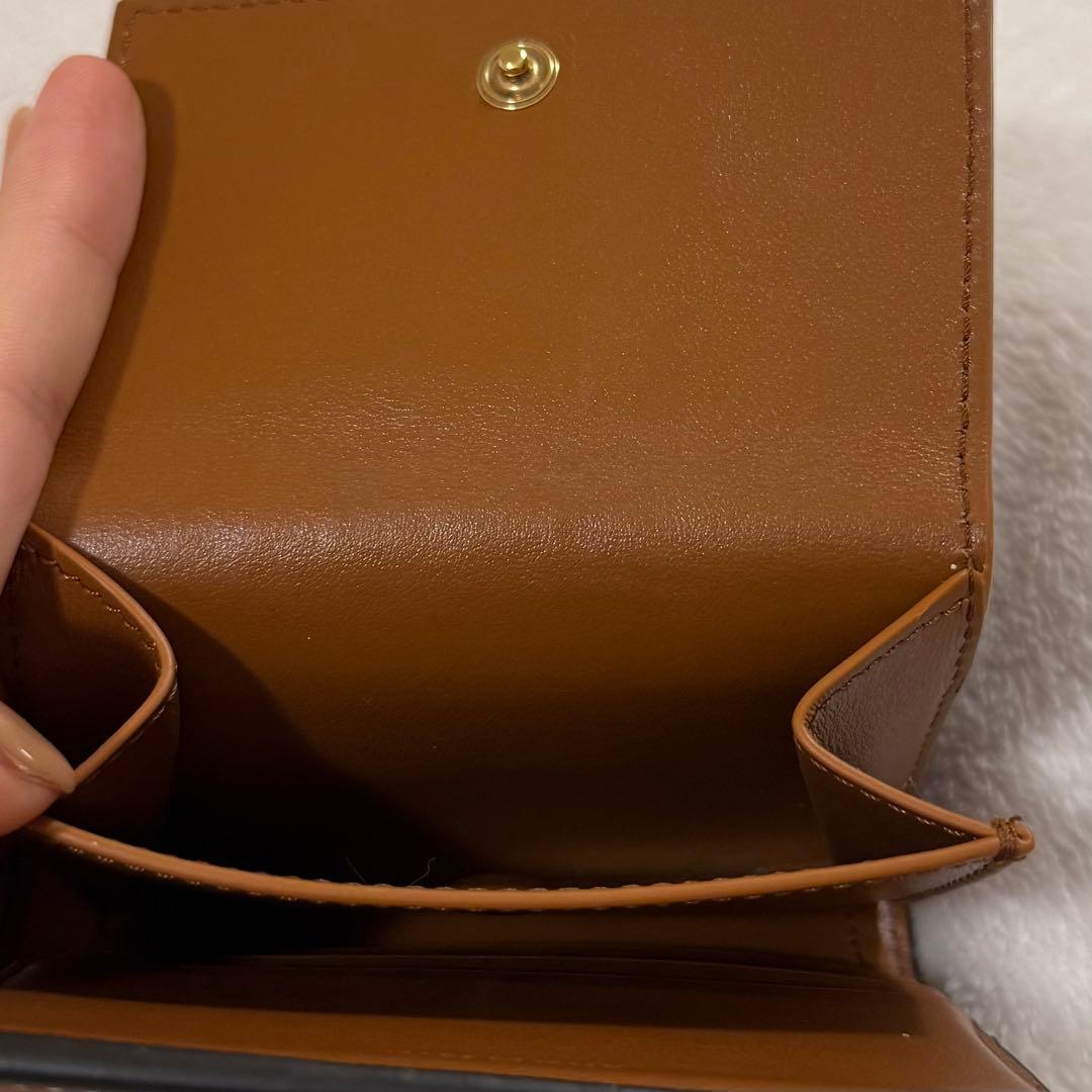 セリーヌ　トリオンフ　ウォレット