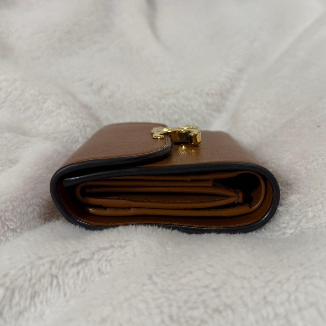 セリーヌ　トリオンフ　ウォレット