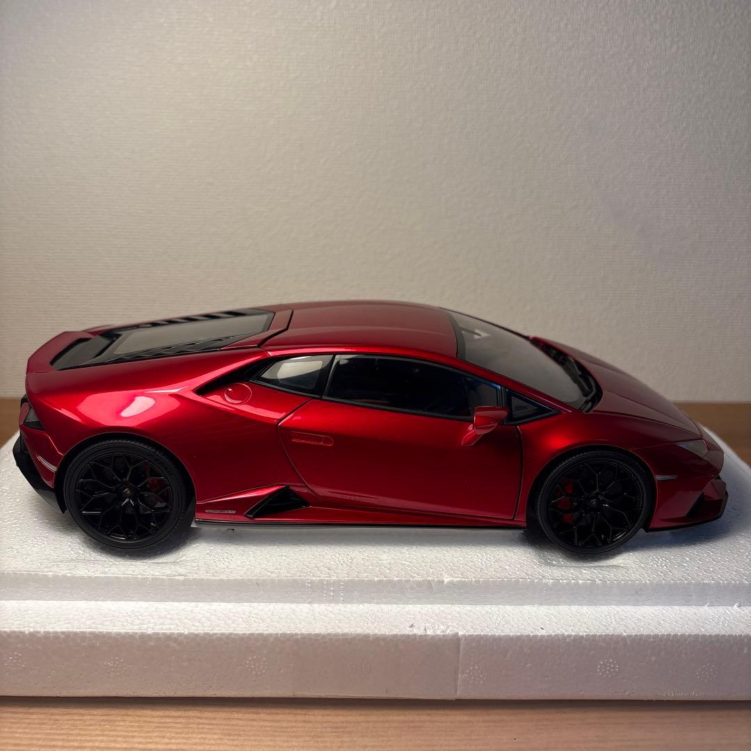オートアート　ランボルギーニ　ウラカン　EVO 1/18 ミニカー　レッド