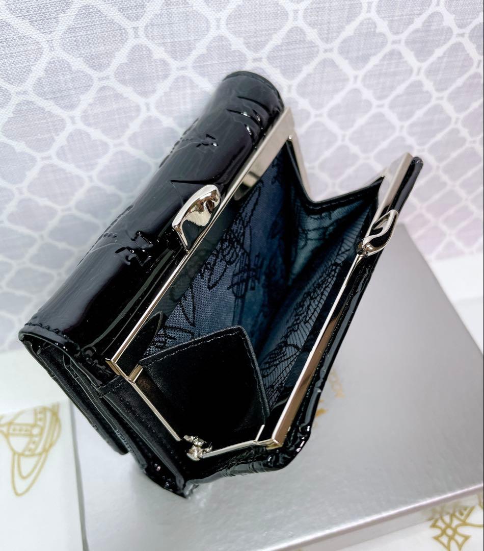 【内側に素敵な柄♡新作】Vivienne Westwood 折財布 エナメル黒