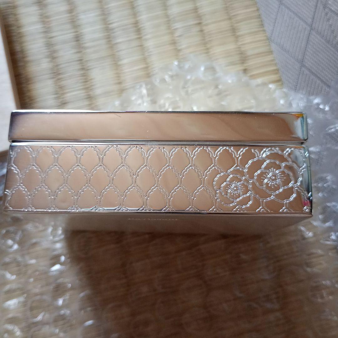 Ravissant 花と孔雀デザイン　シルバーケース