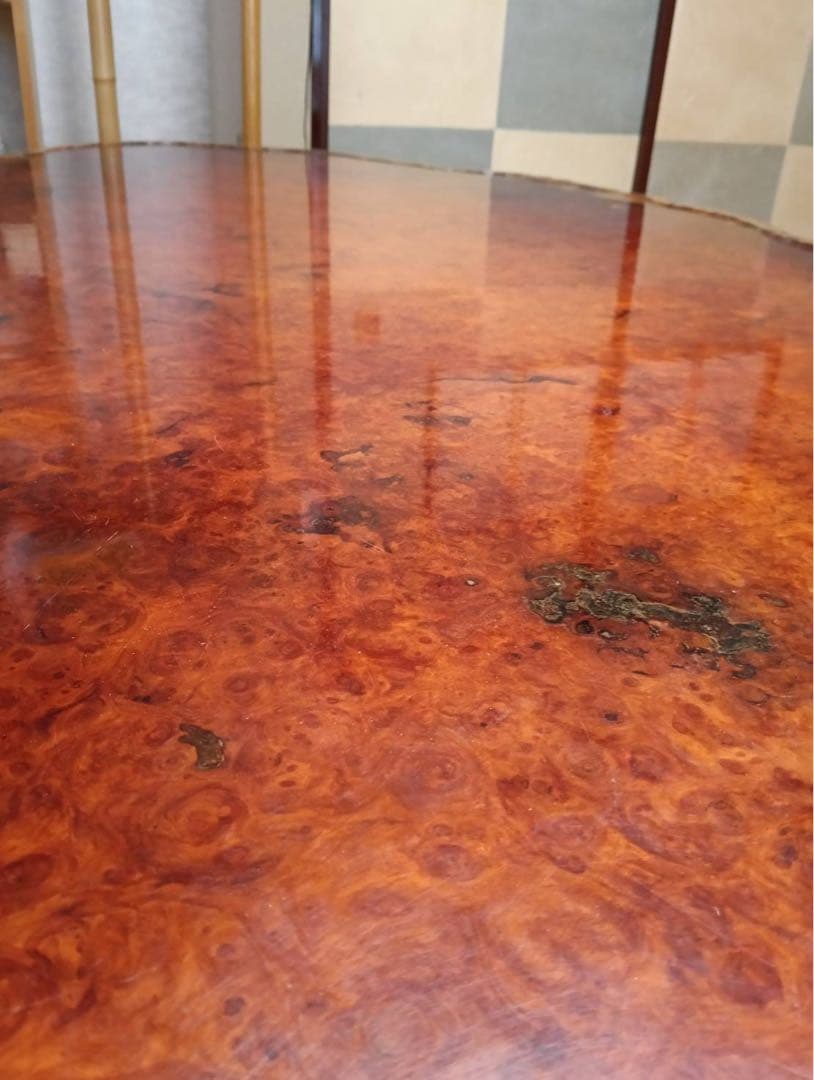 自然形状の赤褐色木製座卓　コブ　瘤　テーブル　和室　旅館　料亭　一点物