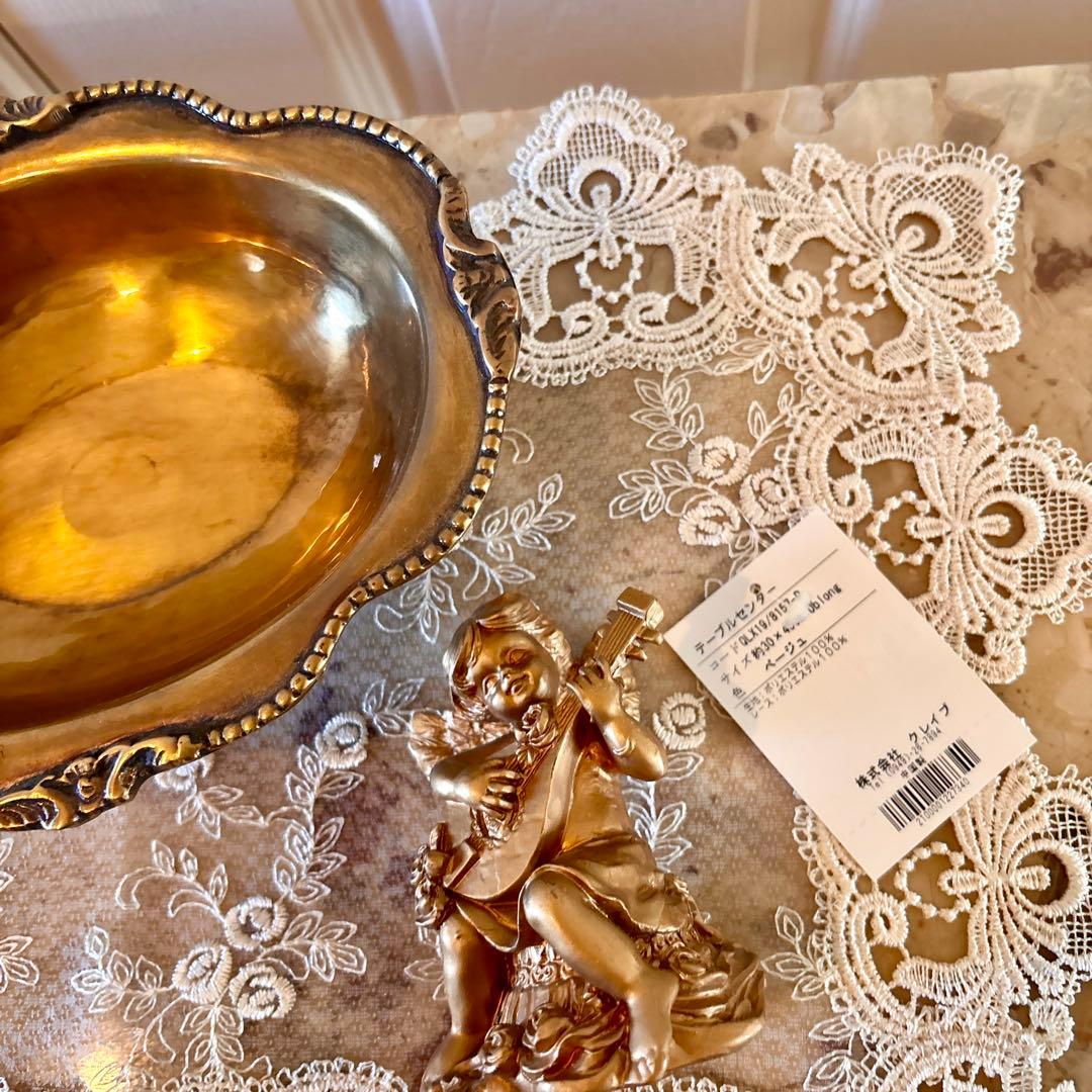 イタリア製 大理石 猫足コンソールテーブル、天使置物、真鍮コンポート、新品レース