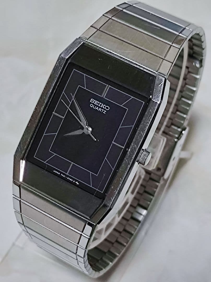 SEIKO クォーツ 腕時計 スクエア ブラック文字盤