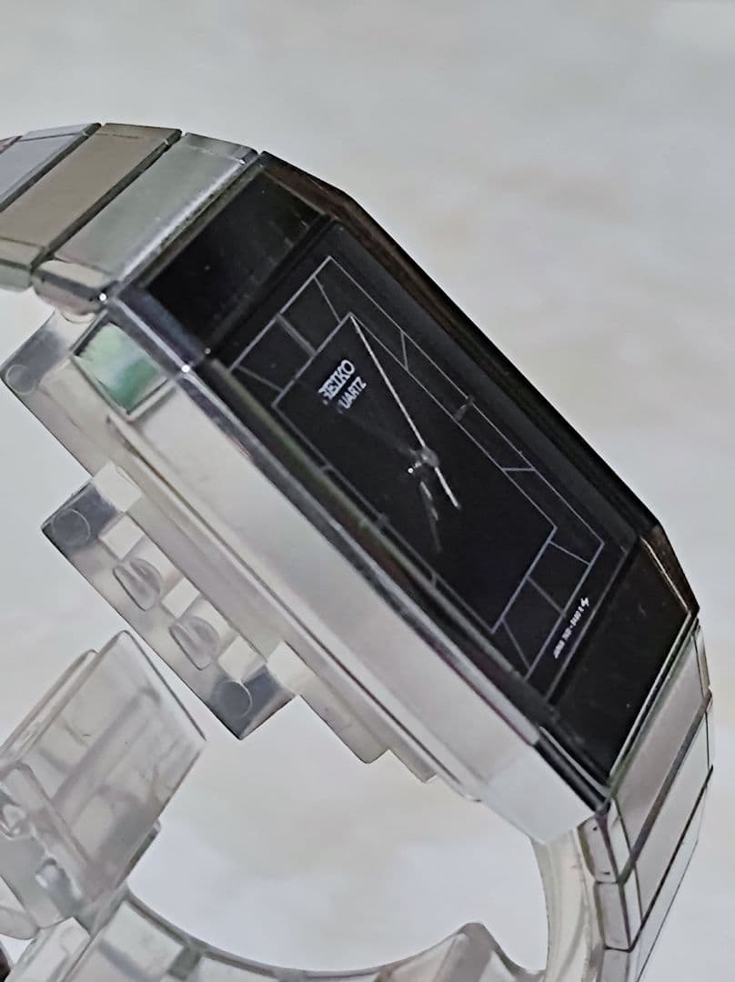 SEIKO クォーツ 腕時計 スクエア ブラック文字盤