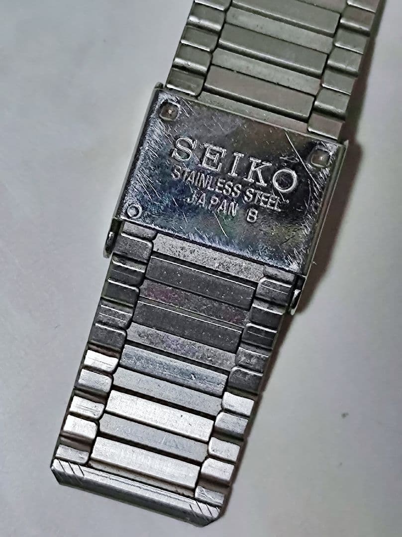 SEIKO クォーツ 腕時計 スクエア ブラック文字盤