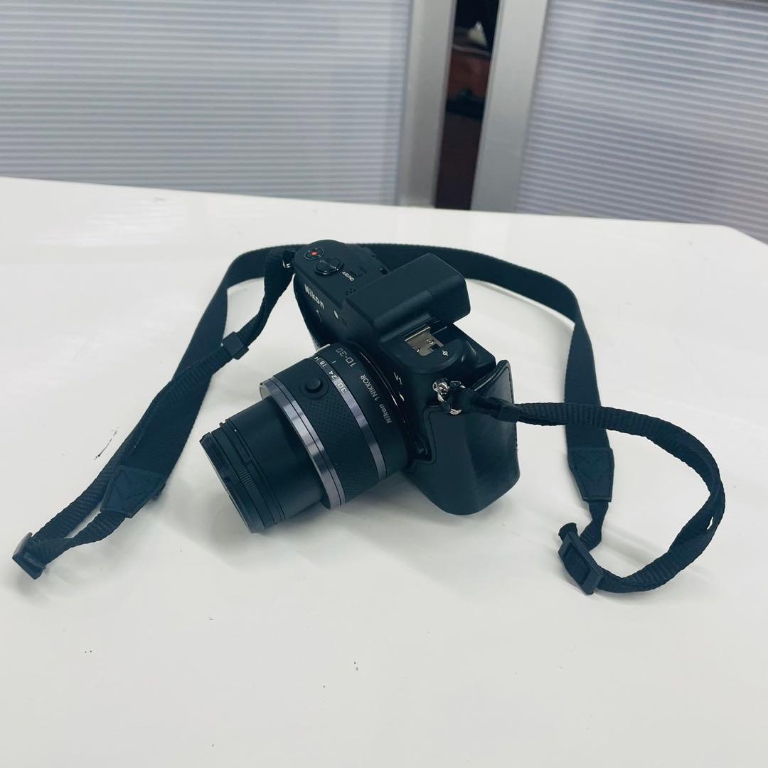 Nikon 1 一眼レフカメラ 黒 ストラップ付き ジャンク品