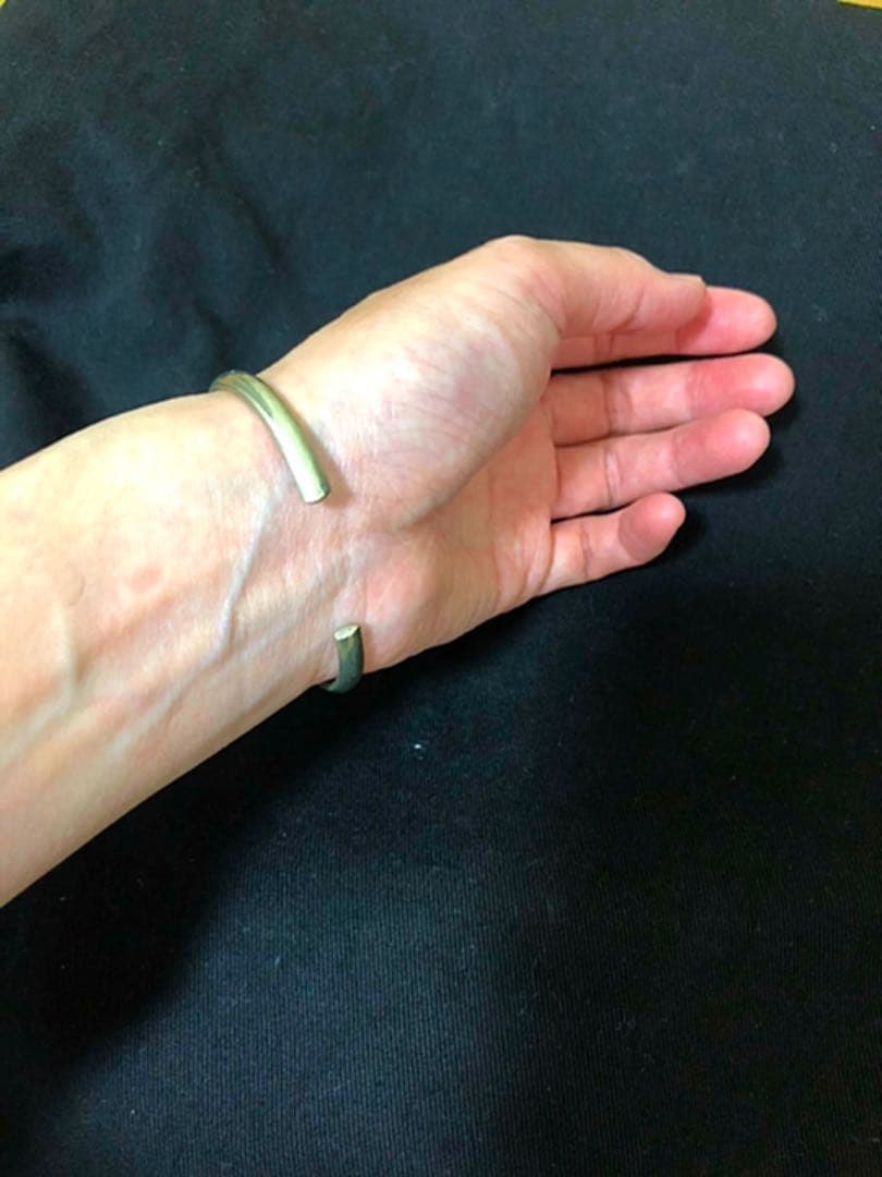 ナバホ族（NAVAJO)/ インディアンジュエリー/シルバーバングル