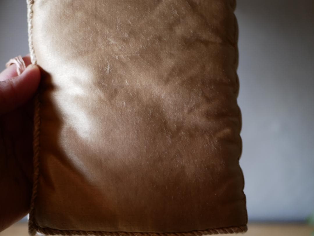 シルクのハンキーケース　手刺繡　フランスアンティーク　ブロカントのある暮らし