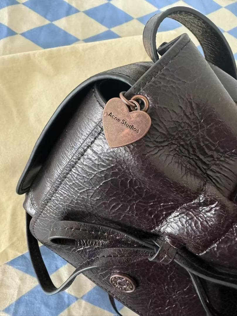 即日発送 Acne Studios ブラックレザーハンドバッグ
