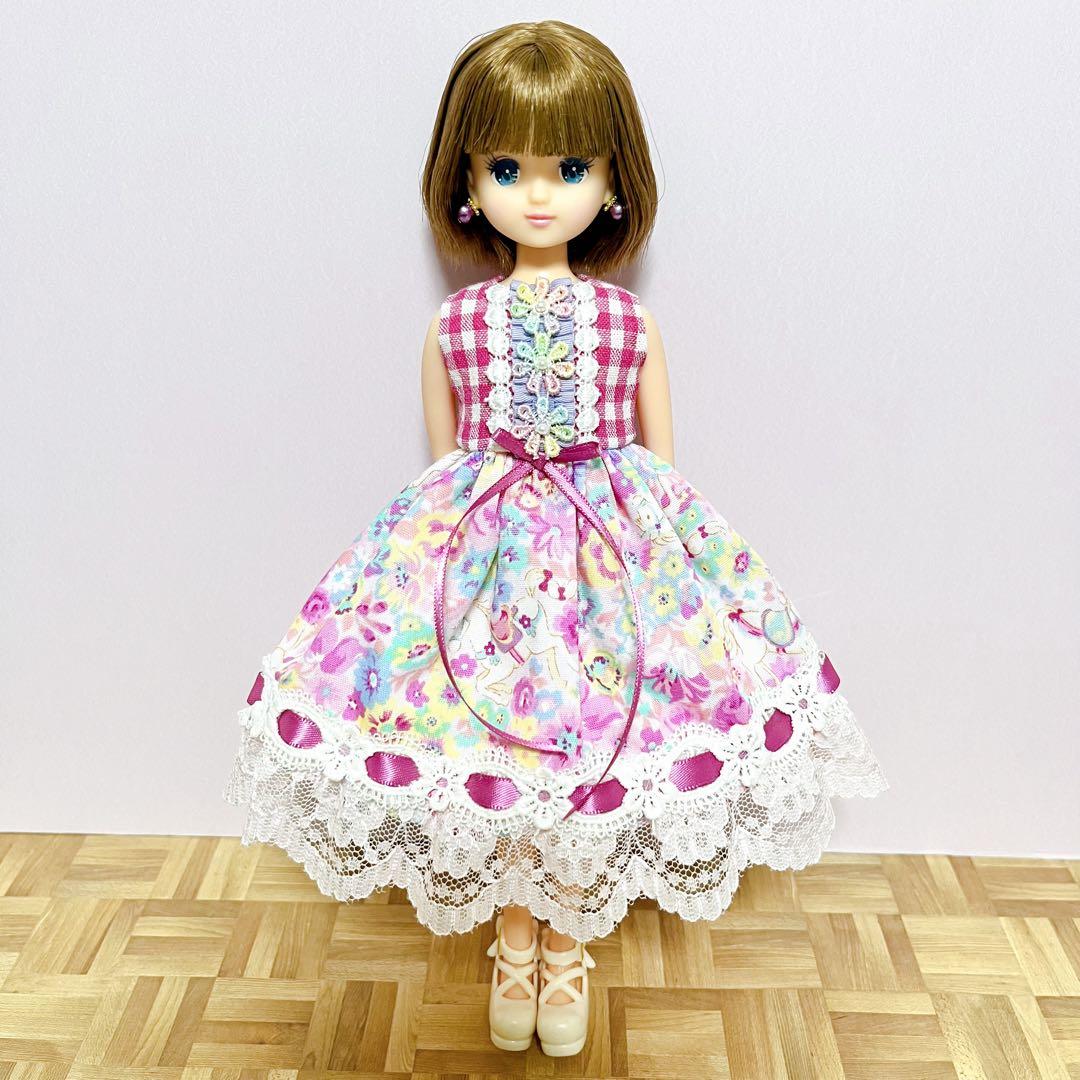専用です。ドール服ハンドメイドワンピース&ピアスNo.2204・2205