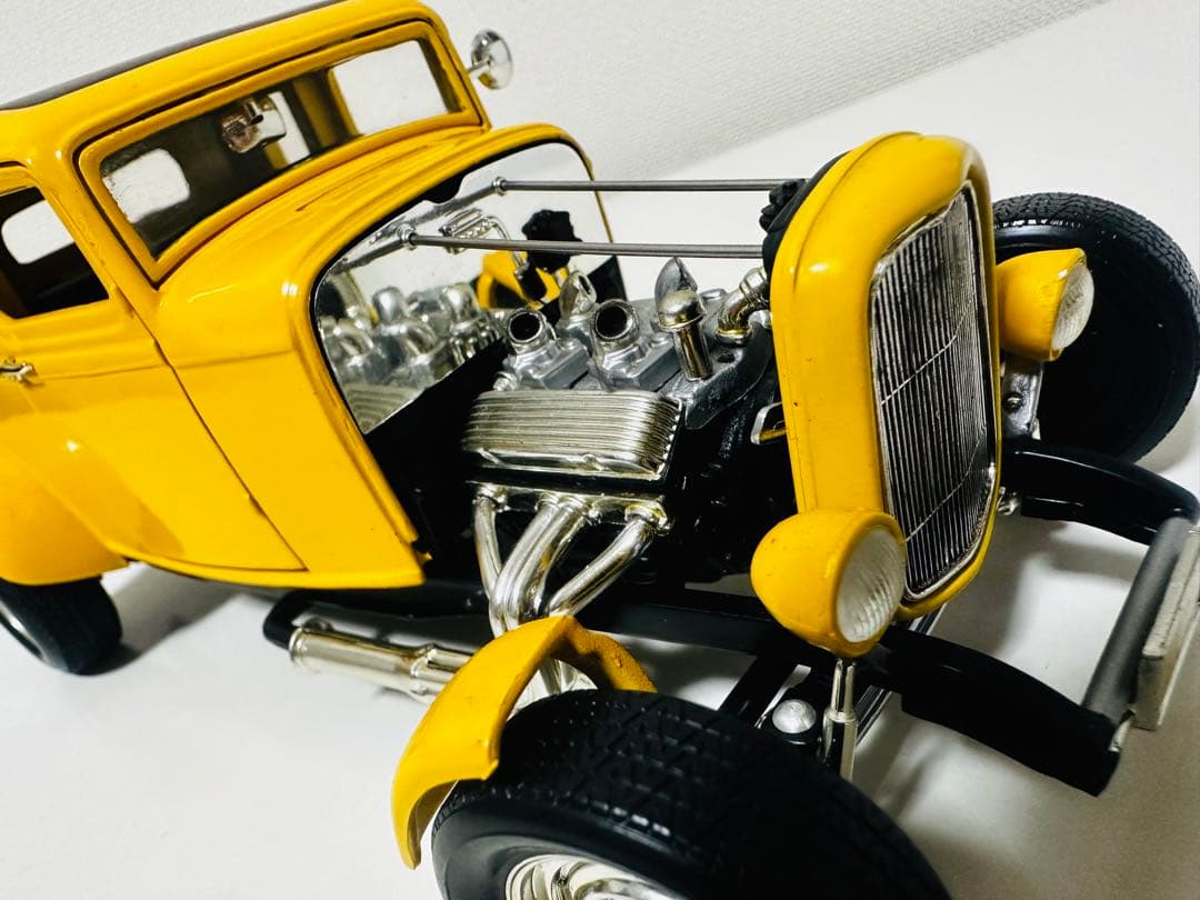 アーテル/'32Fordフォード Deuceデュース アメグラ 1/18 ルース