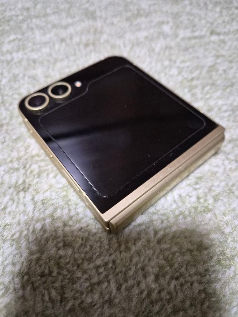 galaxy z flip6 イエロー本体 中古　SIMフリー　おまけつき