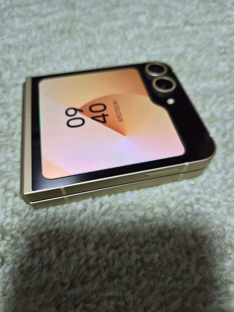 galaxy z flip6 イエロー本体 中古　SIMフリー　おまけつき