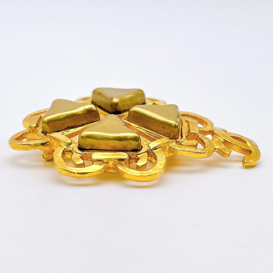 【鑑定済み！】シャネル ブローチ ヴィンテージ ココマーク ゴールドカラー