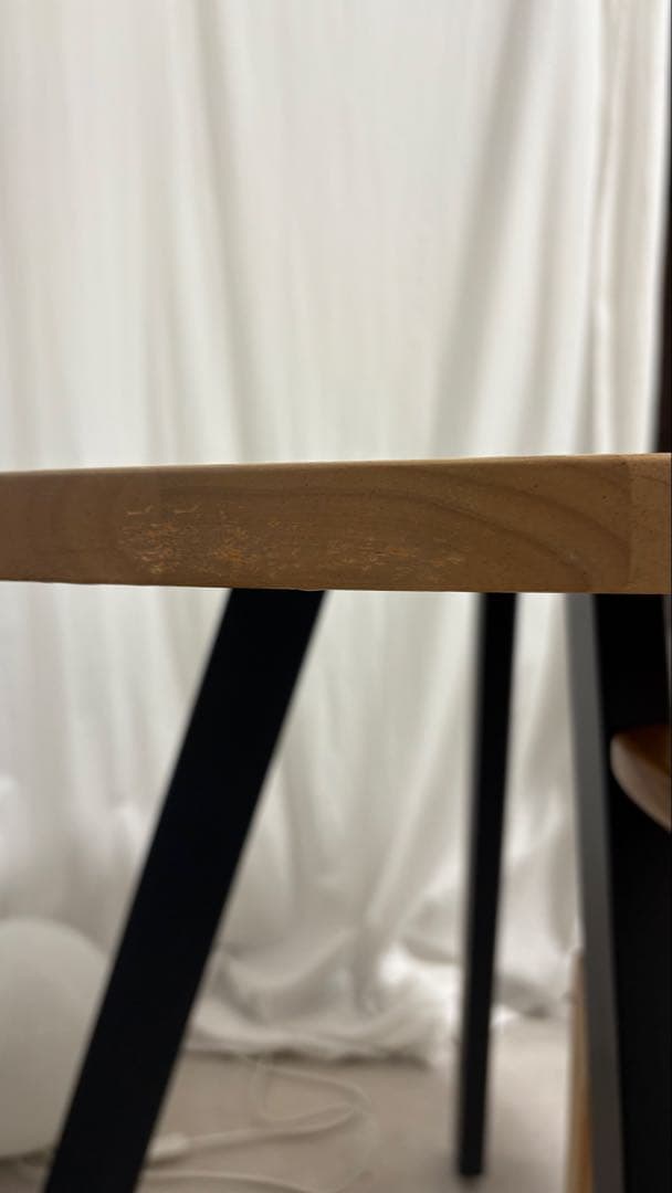 kanademono ラウンドテーブル　カナデモノ　円形テーブル　カフェテーブル