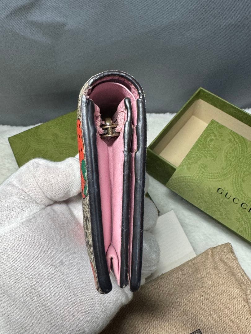 GUCCI ストロベリーパターン 二つ折り財布