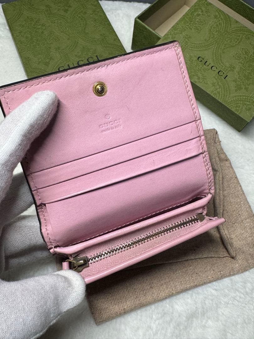 GUCCI ストロベリーパターン 二つ折り財布