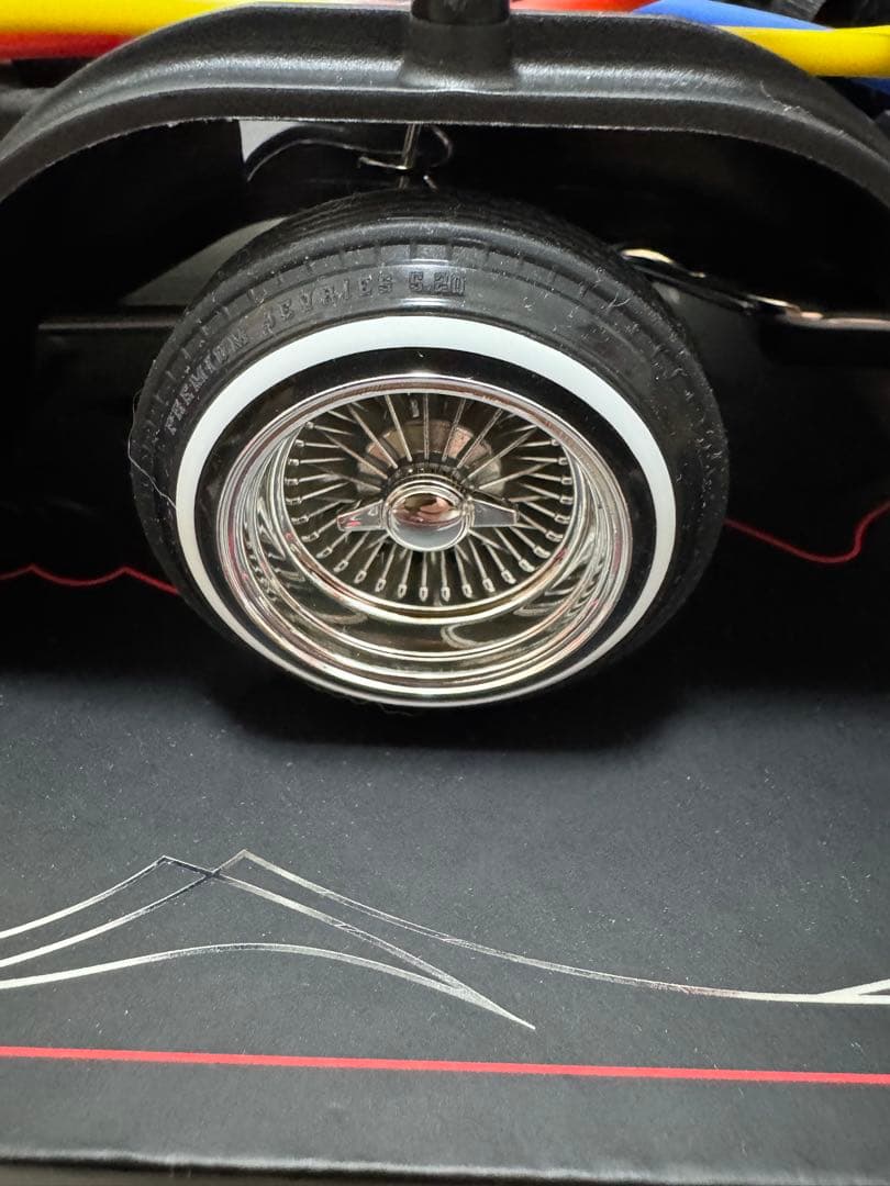 radcat製 インパラ64 ローライダー 1/10スケール