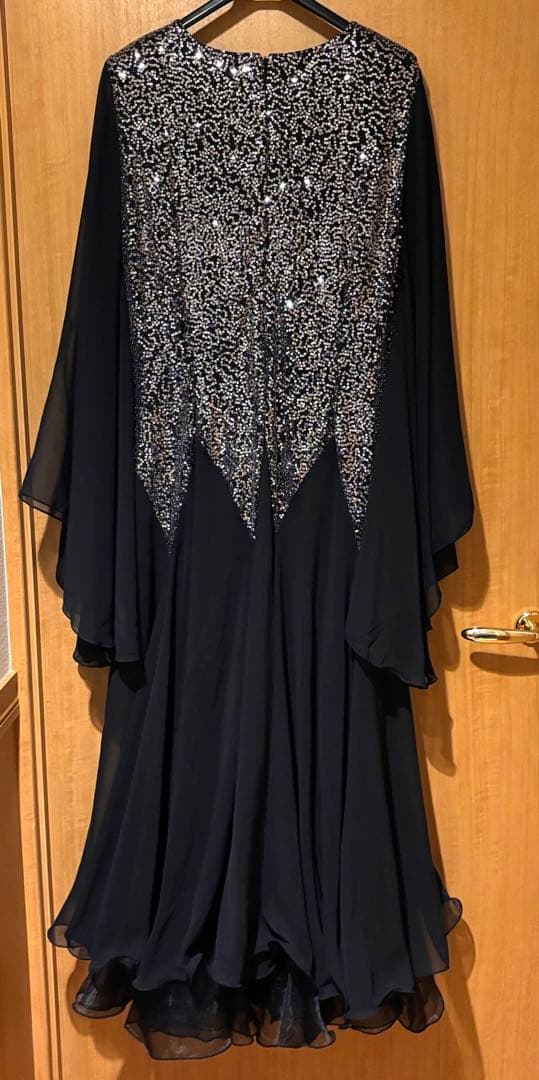 スパンコール刺繍付き ブラック ロングドレス カラオケ衣装 シフォン生地