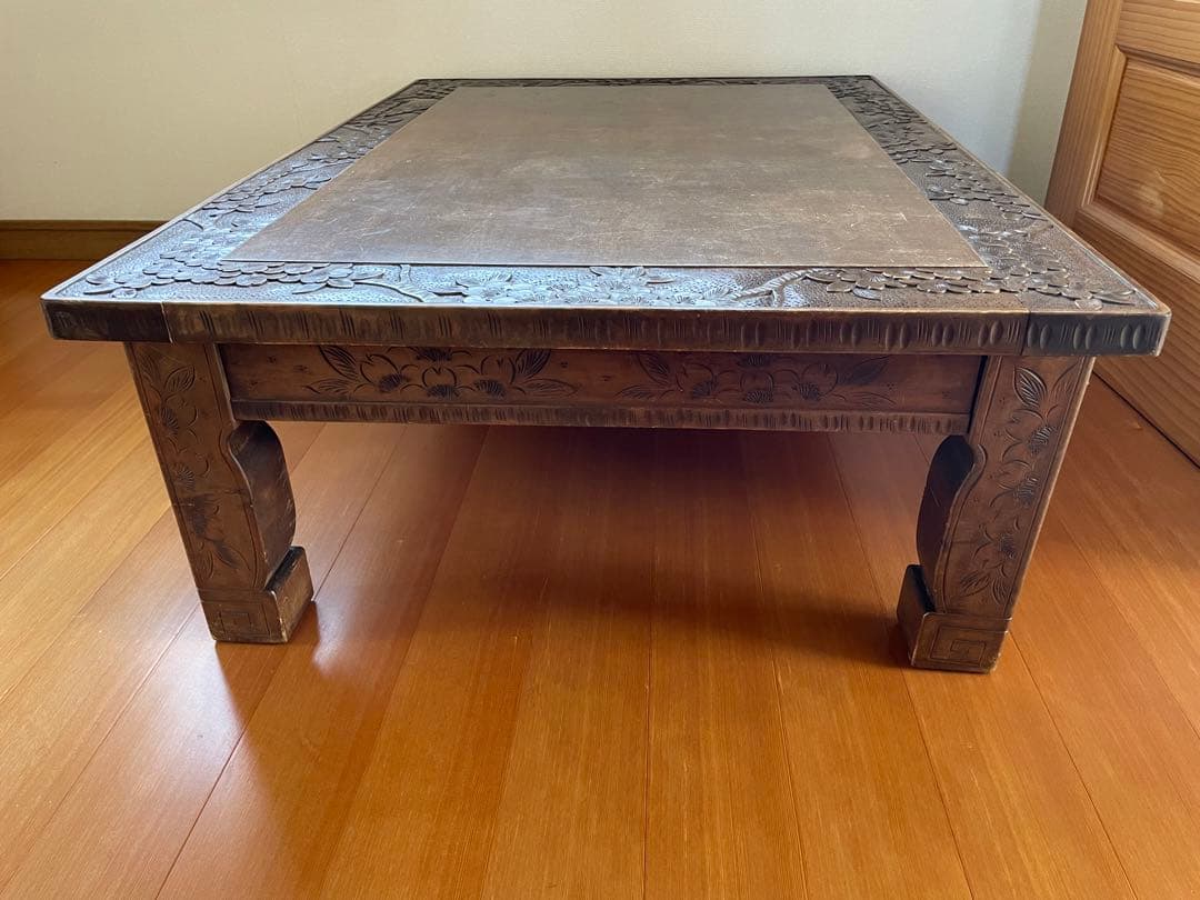 tuttorikogaraさま専用！アンティーク　軽井沢彫　机　座卓