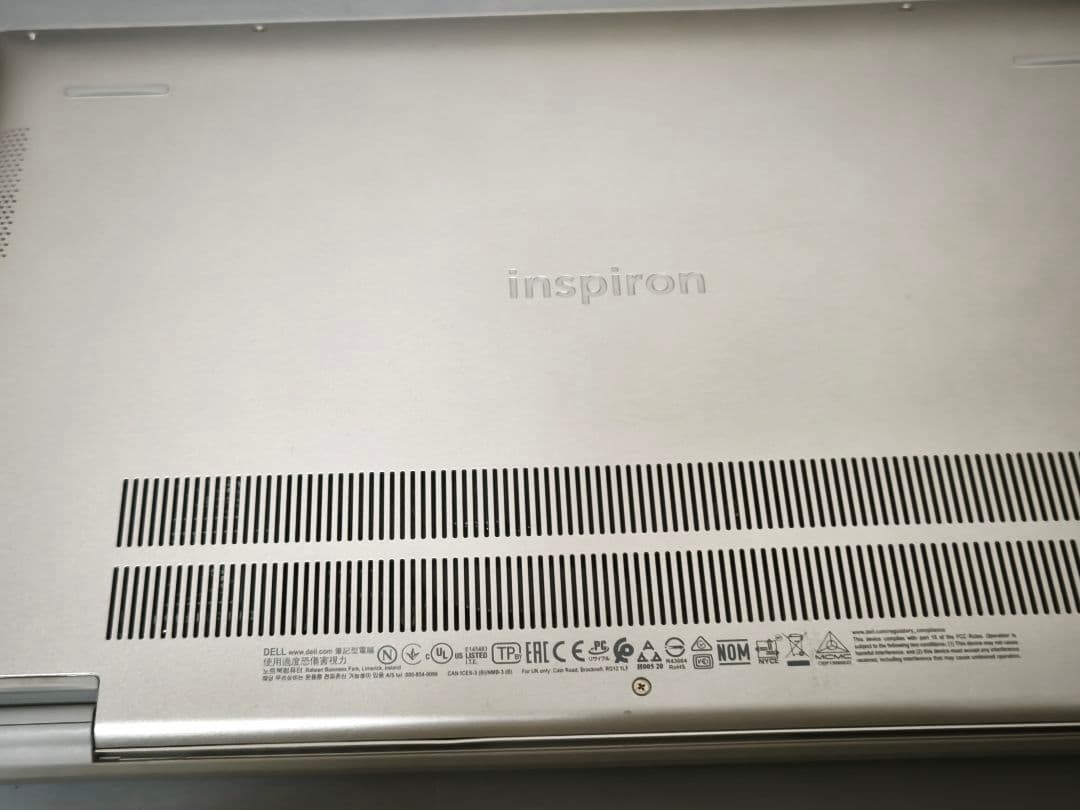 Windowsノート本体 DELL Inspiron 15 5505 /Ryzen 5 /8GB /SSD