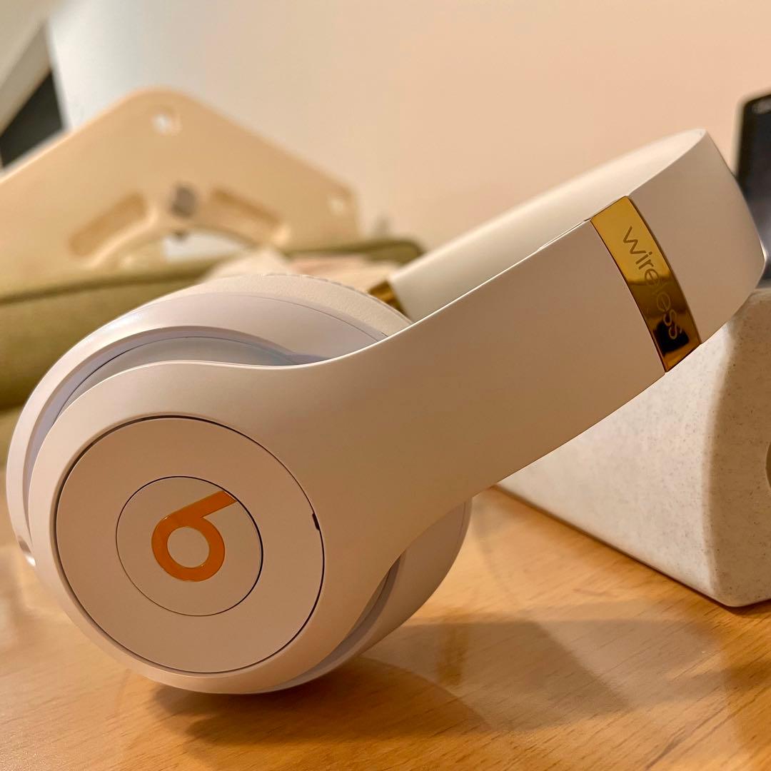 極美品！ Beats Studio 3ワイヤレス ヘッドホン ホワイト　ゴールド
