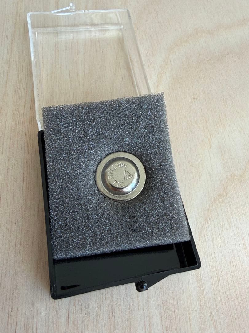 激レア！！ 1点のみ　BIE ( 国際博覧会国際事務局) のスタッフピンバッジ