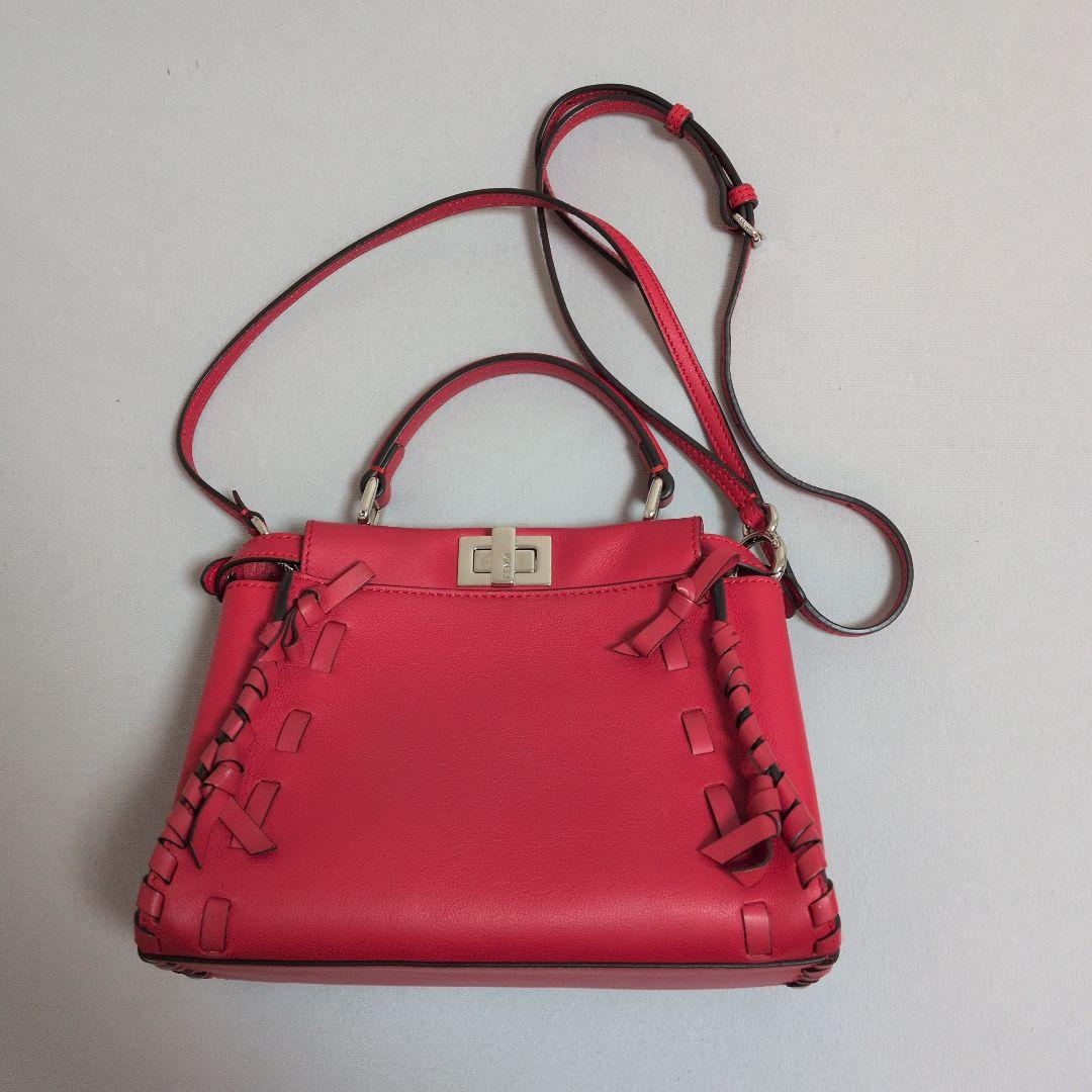 FENDI ピンク レザー ショルダーバッグ