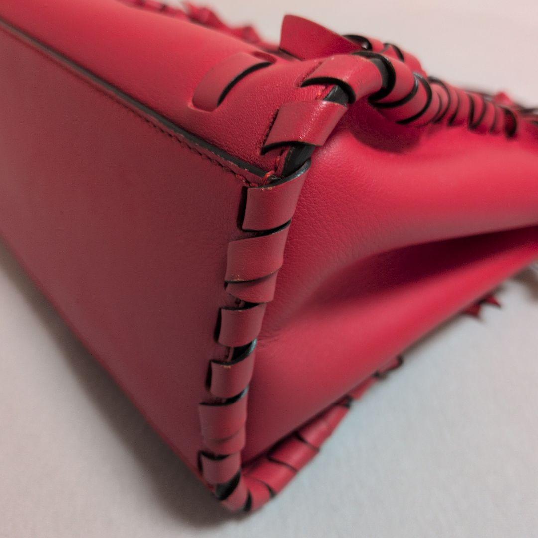 FENDI ピンク レザー ショルダーバッグ