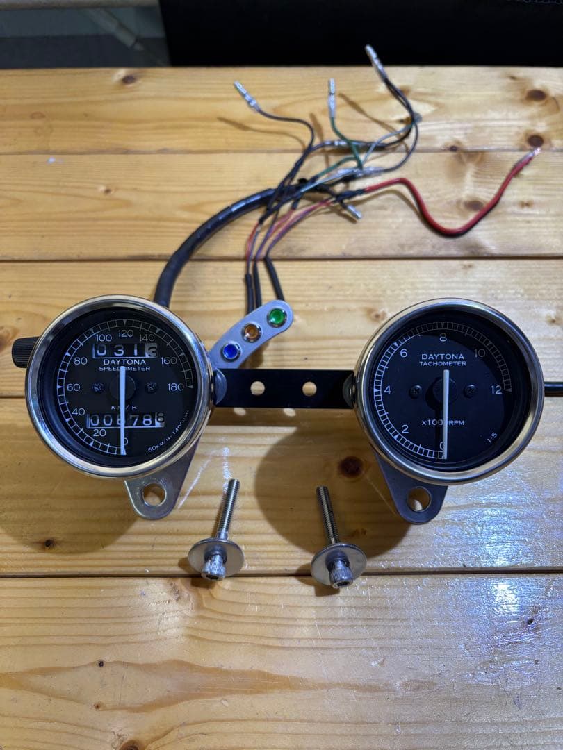 SR400 SR500 デイトナ機械式スピードメーター、タコメーター
