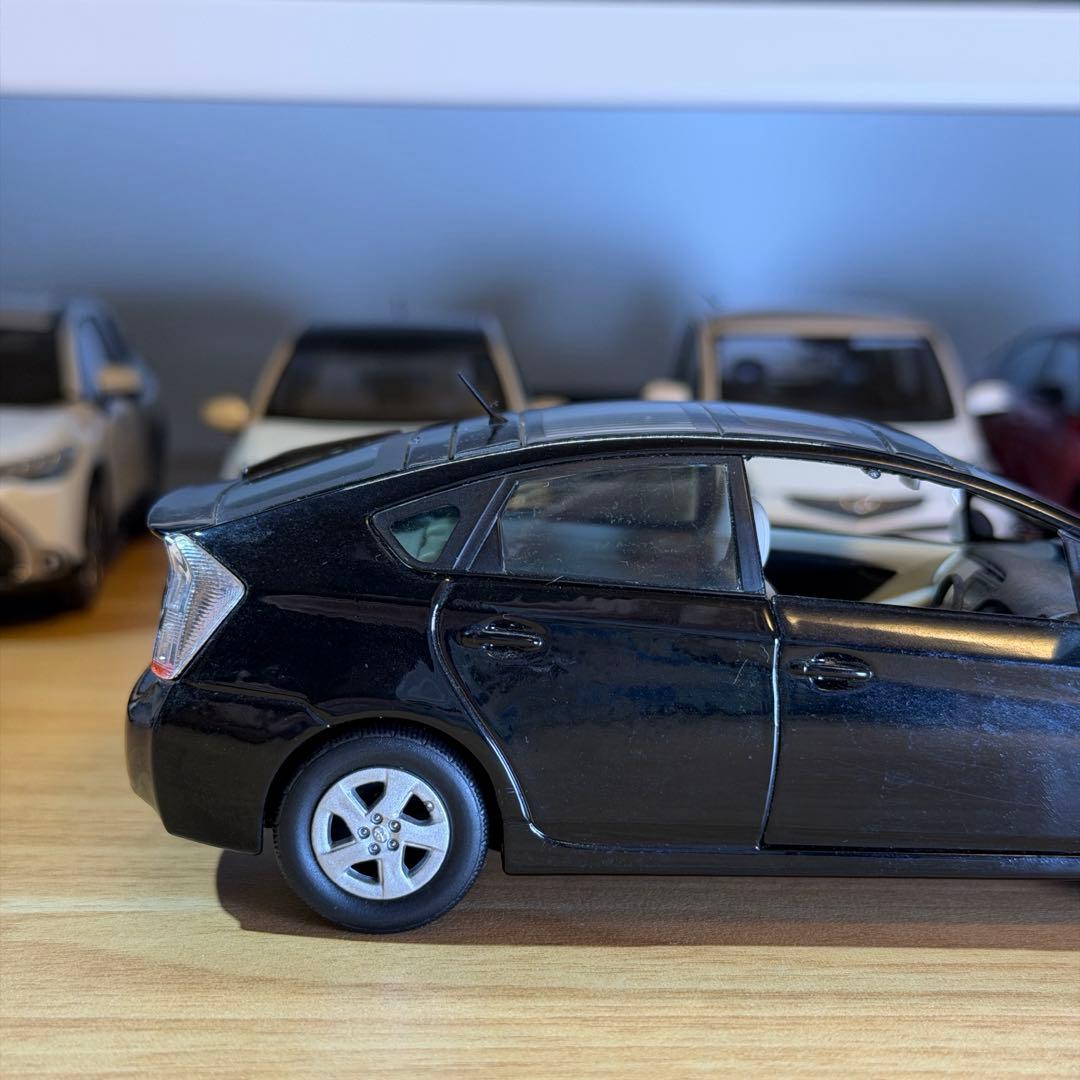 【非売品】トヨタ プリウス カラーサンプルミニカー 1/30