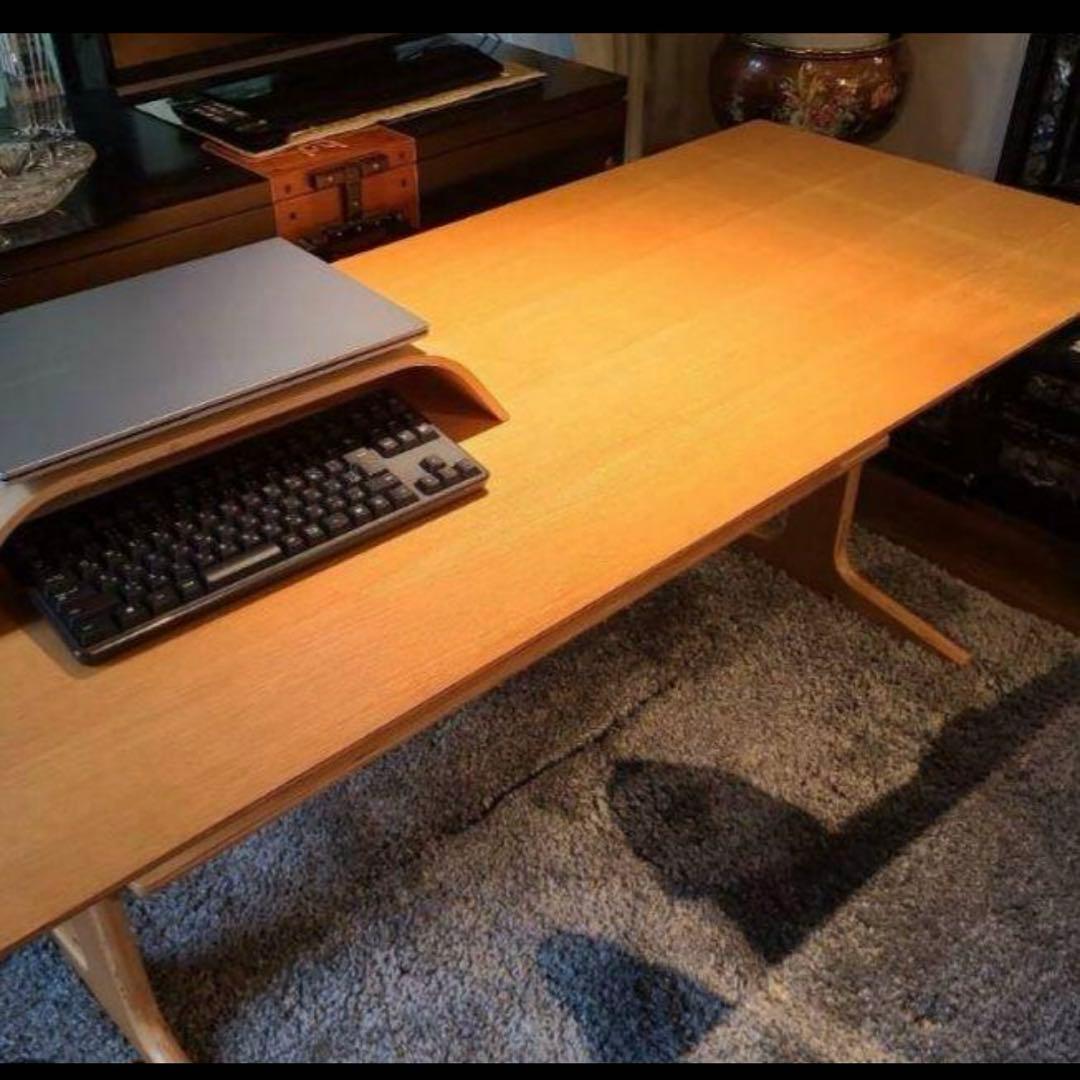 無印良品　リビングでもダイニングでもつかえるテーブル