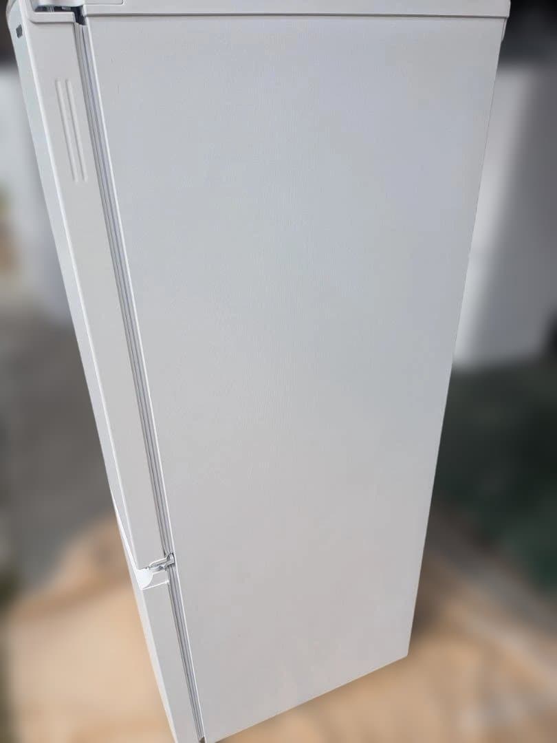 シャープ 冷蔵庫 SJ-D18J-W 幅49.5cm 179L 2023年製