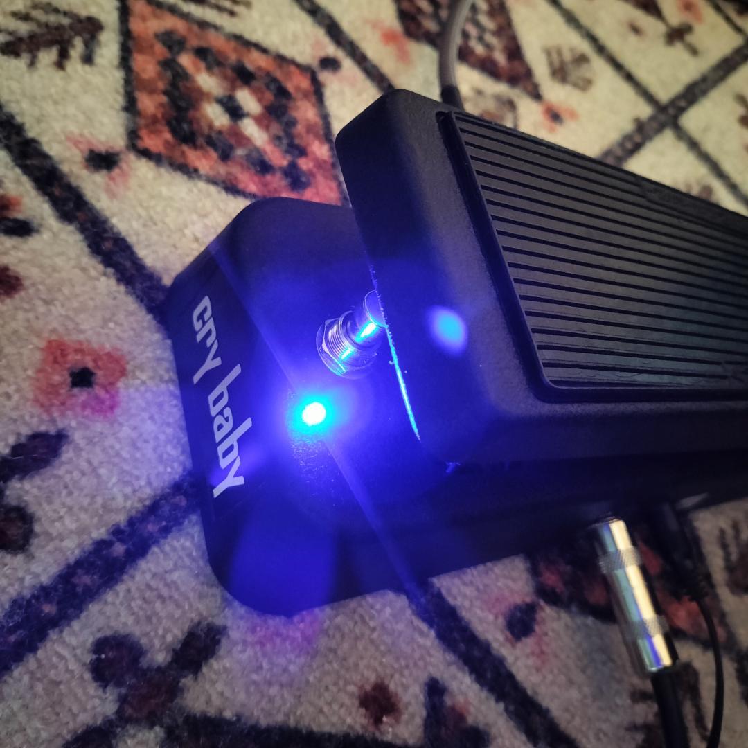 CRY BABY GCB-95トゥルーバイパス化 Blue LEDモディファイ