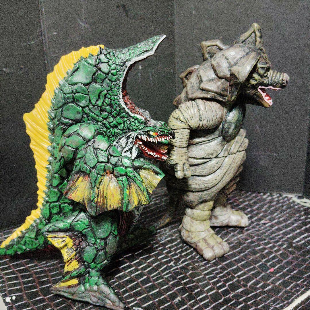 上野淳子ウルトラ怪獣旧型ソフビ確認画像