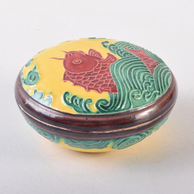 茶道具　交趾焼　佐久間芳丘作　魚波文　荒磯香合　共箱　V　8148