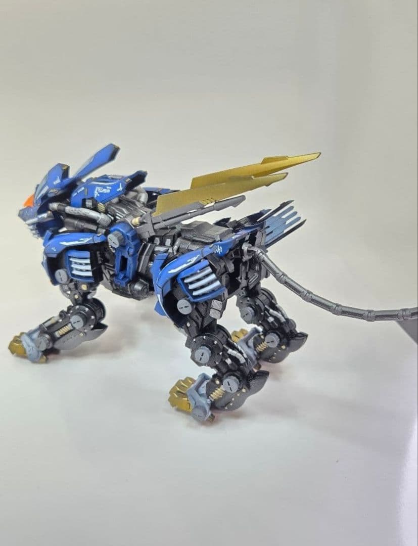 完成品　REALIZE MODEL RMZ-001 ブレードライガー