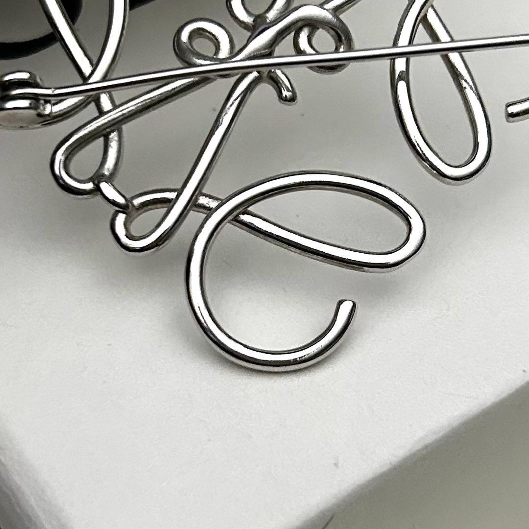 【美品】LOEWE ブローチ シルバー コサージュアクセサリー シルバーカラー