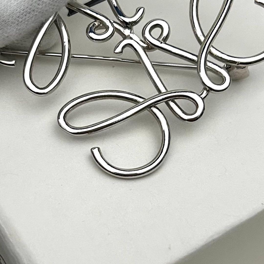 【美品】LOEWE ブローチ シルバー コサージュアクセサリー シルバーカラー