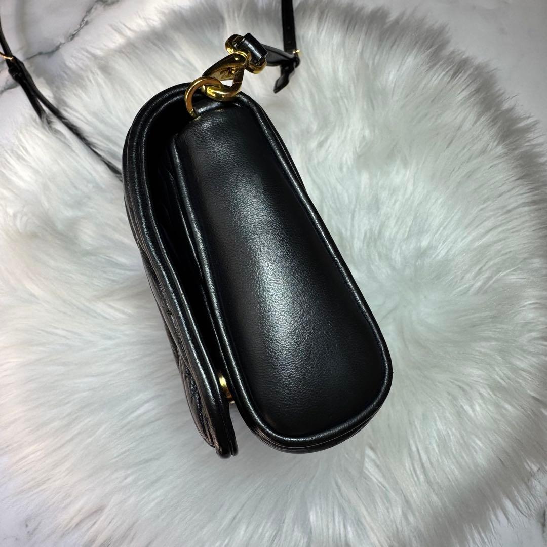 miu miu ミュウミュウ　マテラッセ　レザー　ショルダーバッグ　ブラック　黒