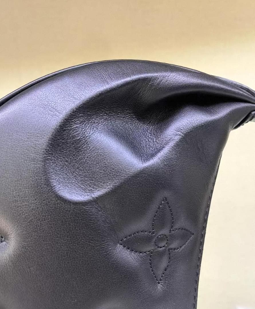 ブラックショルダーバッグ