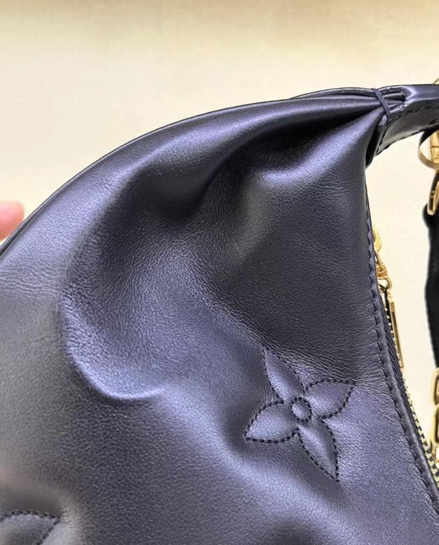 ブラックショルダーバッグ