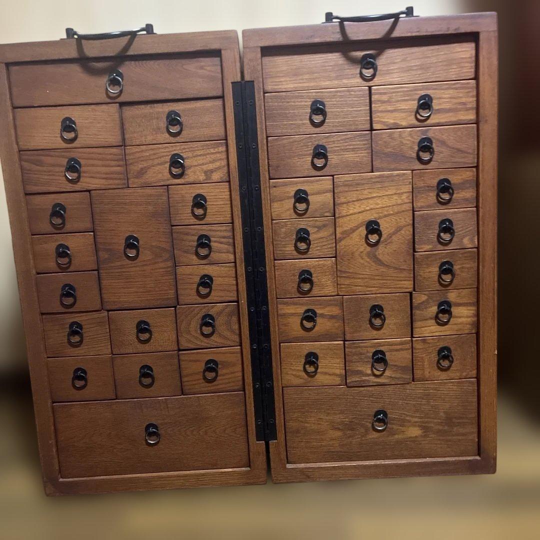 薬箪笥　観音開き　昭和レトロ 骨董　アンティーク家具　薬タンス