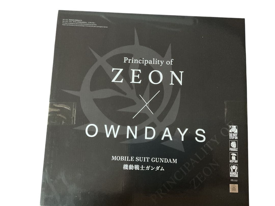 OWNDAYS × 機動戦士ガンダムZAKU HEADCASEシャア専用ザクII