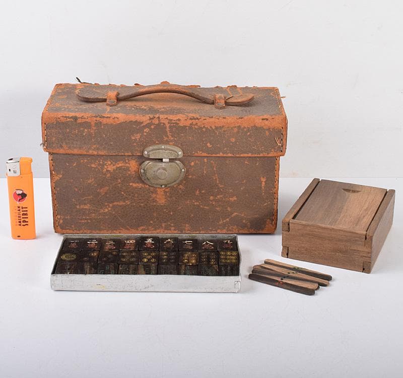 eyeknow74　中国　竹嵌縞黒檀牌背竹牌麻雀牌皮ケース付　M　8695