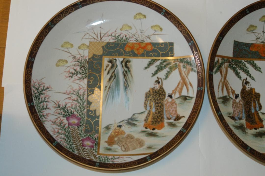 【希骨董品】旧家蔵出 古九谷焼■大皿ペア■「金彩色絵絵変人物図鉢」■径４５ｃｍ♪